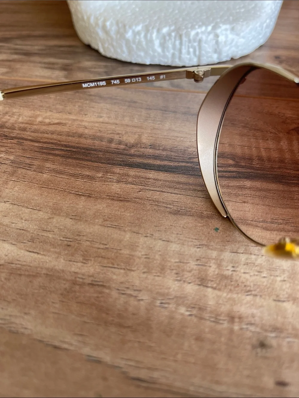 Pre-owned MCM 119S 745 Womens Gold Marble Frame / Pink Gradient Sunglasses